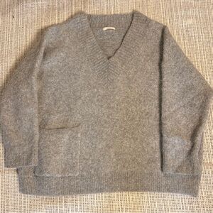 Cozy V-Neck Women's Sweater in Heather Gray